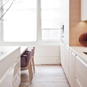 Bright kitchen featuring Neolith Nieve worktop and contemporary design, Surrey.