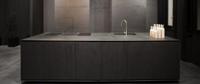 Tiles & Walls Front view of kitchen design with Laminam Seta Liquorice worktop