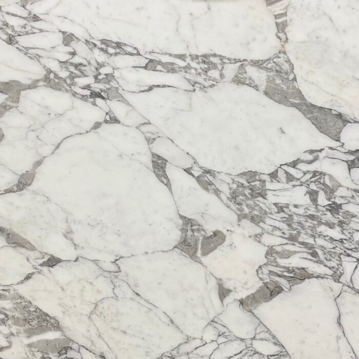 Calacatta Vagli - Worktops Close-up of Calacatta Vagli Marble with intricate veining, ideal for luxurious interiors.