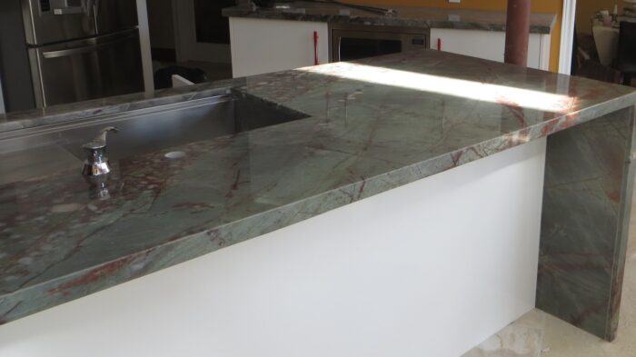 Flooring Cielo Quartzite kitchen worktop with elegant finish