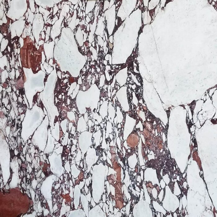 Calacatta Vagli Rosato Marble - Worktops Close-up of Calacatta Vagli Rosato Marble with rose patches and dark veins