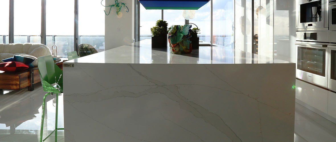 Modern kitchen with Silestone Classic Calacatta worktop