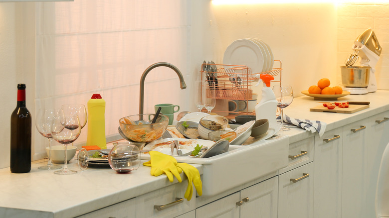 From Christmas to New Year: choosing a kitchen worktop that survives real life