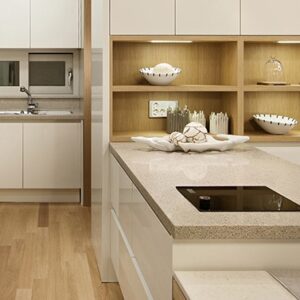 Modern kitchen featuring Samsung Radianz Antigua Beach quartz worktop in a stylish London home.